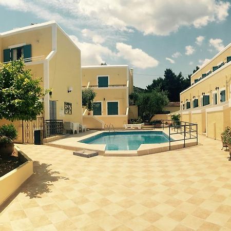 Esperides Maisonettes Agia Marina  Exterior photo