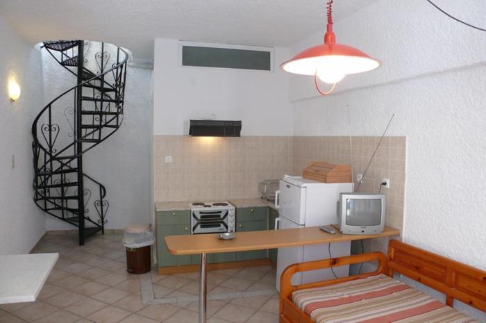Esperides Maisonettes Agia Marina  Exterior photo