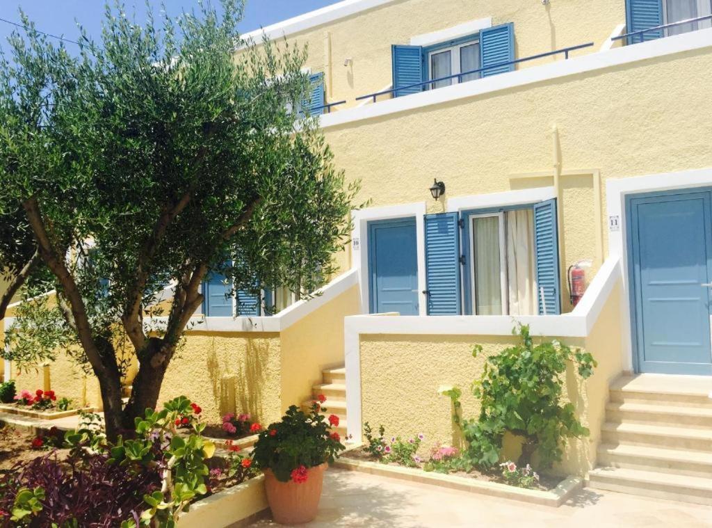 Esperides Maisonettes Agia Marina  Exterior photo